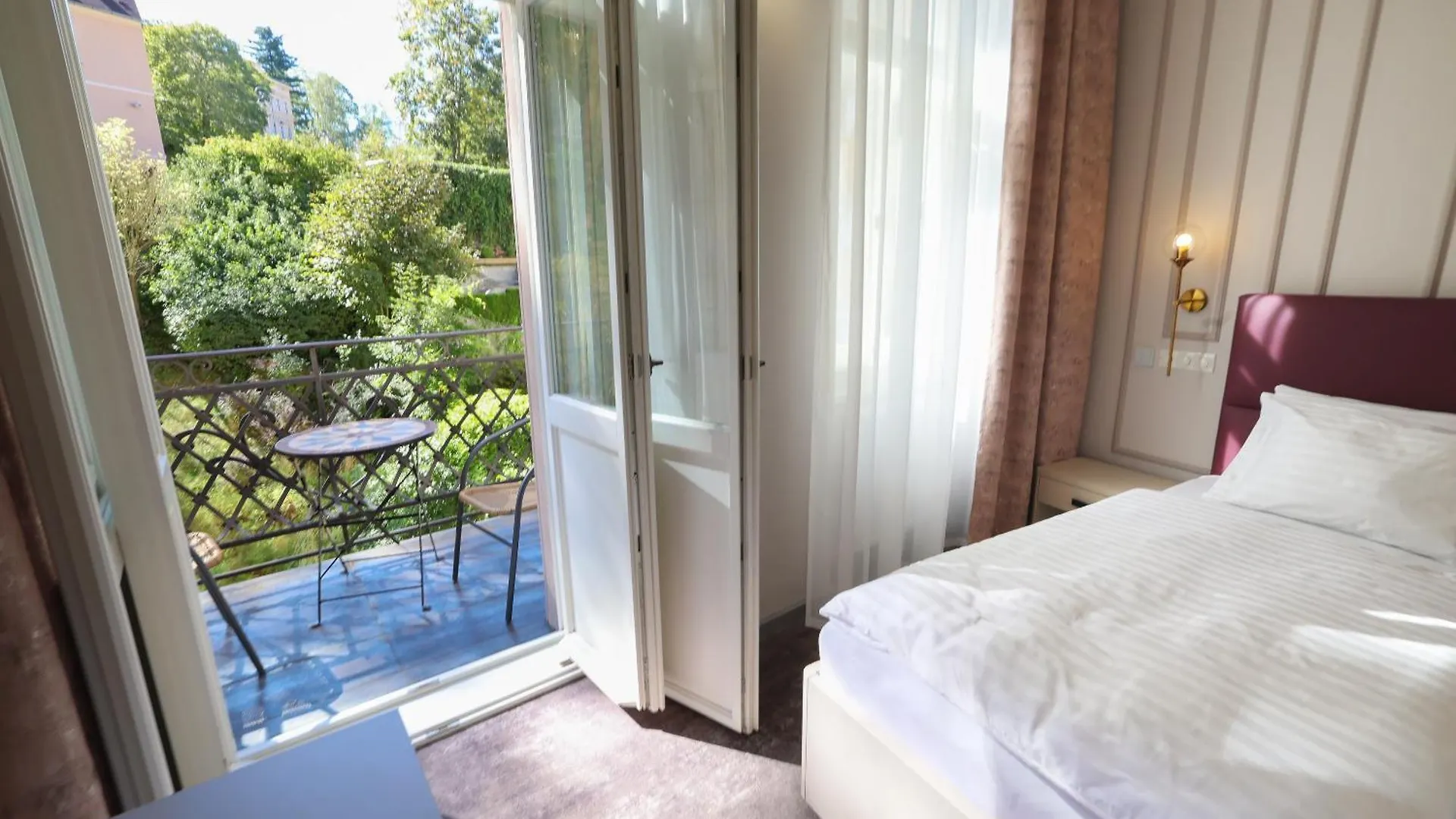 Boutique Hotel Ambiente ****+ Karlovy Vary 4*,